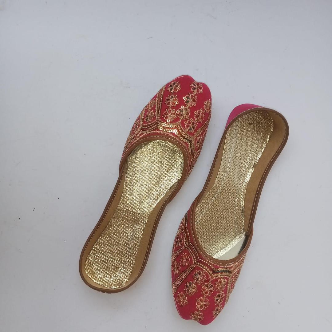 Women's Rexine Zari Tilla Fancy Khussa