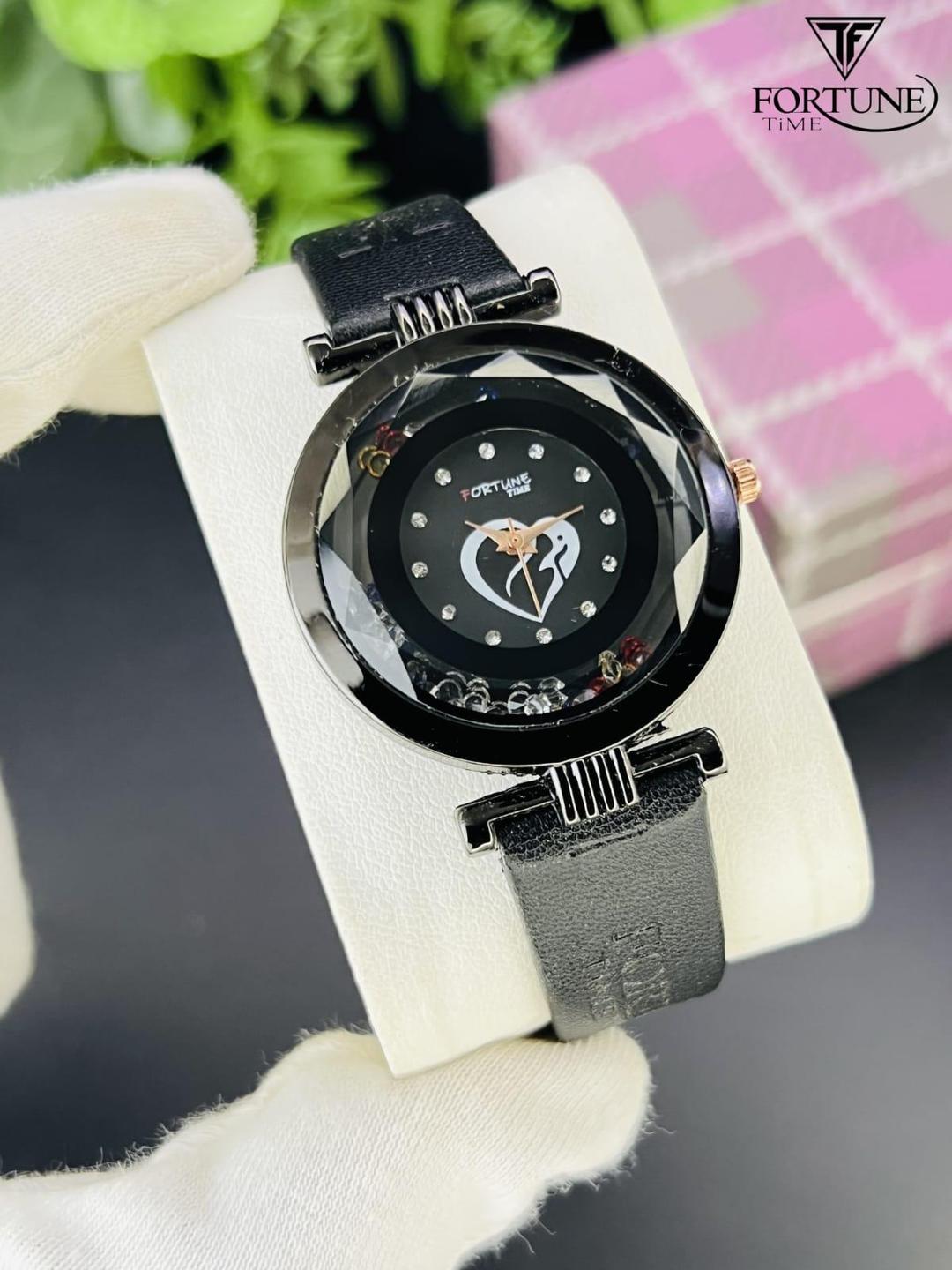 Chic Women's Watch - 1 Pc Modern Design, Water Resistant & Battery Operated