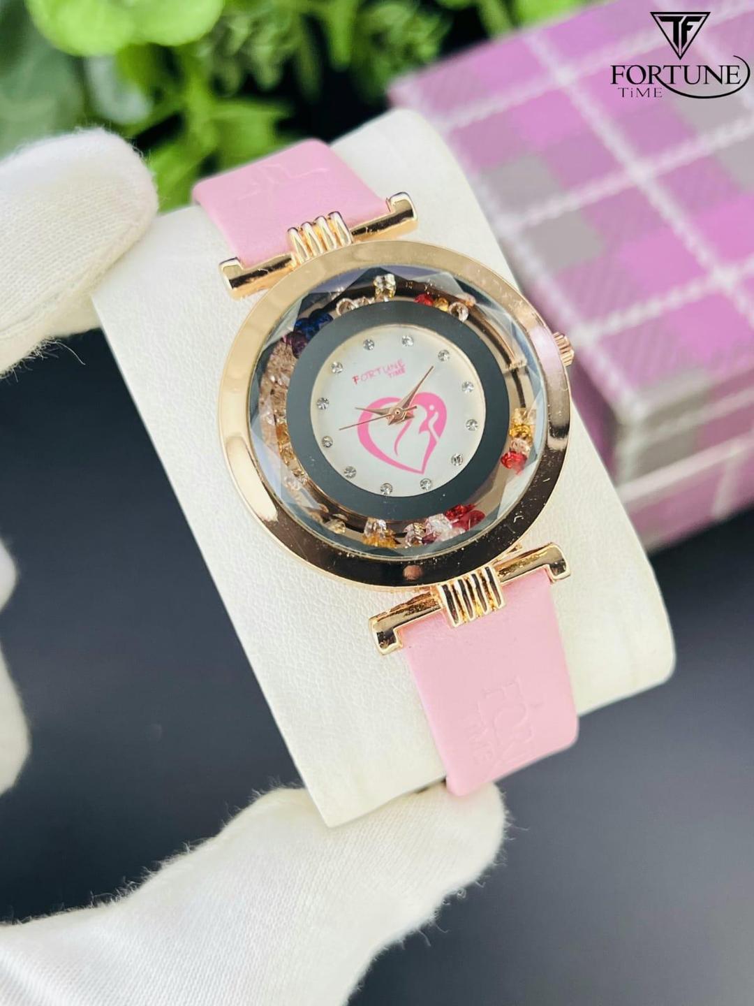 Chic Women's Watch - 1 Pc Modern Design, Water Resistant & Battery Operated