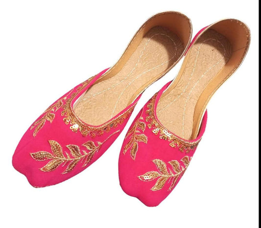 Women's Embroidered Khussa