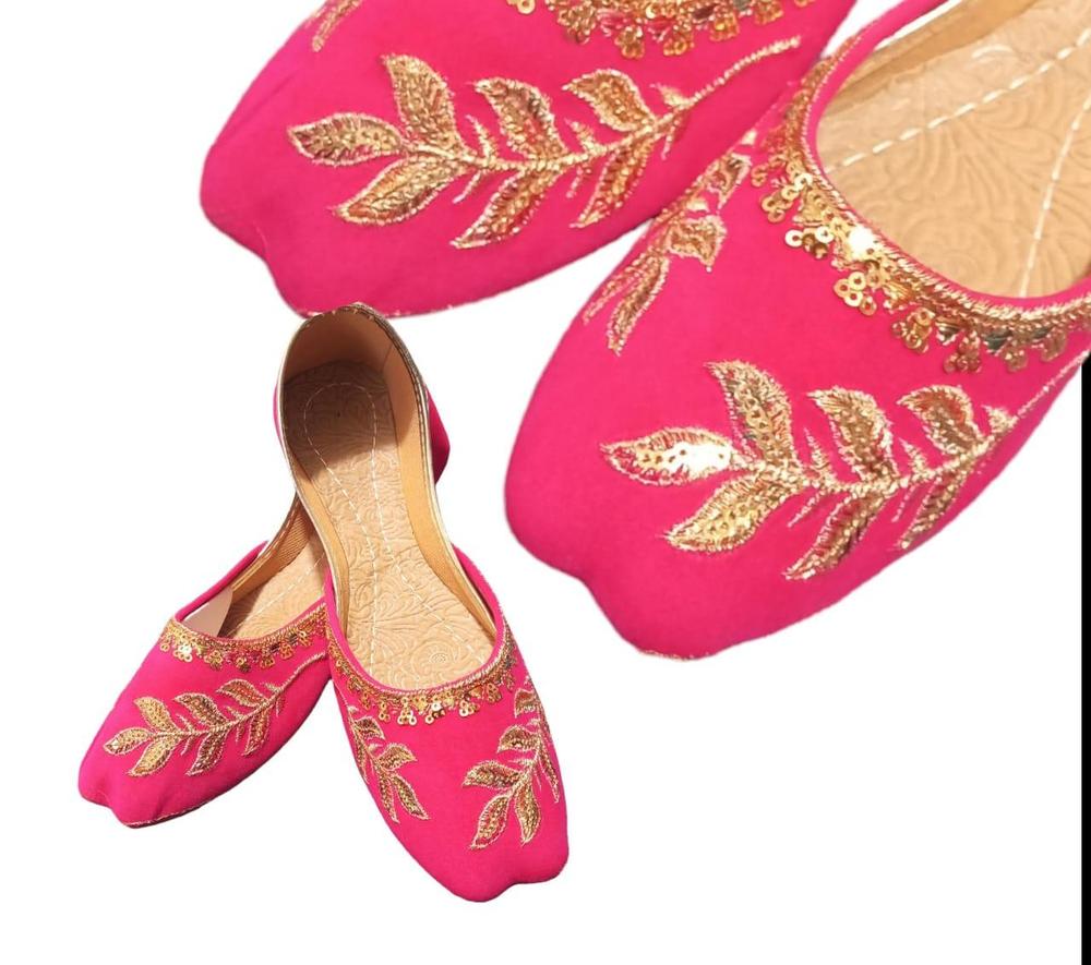 Women's Embroidered Khussa