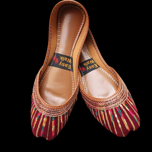 Women's Velvet Embroidered Semi-Formal Khussa